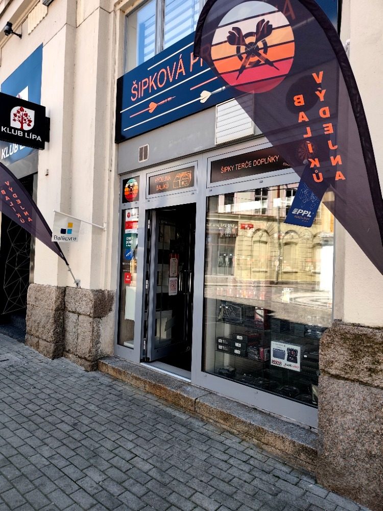 Výloha Šipkové prodejny a výdejny balíků v Liberci